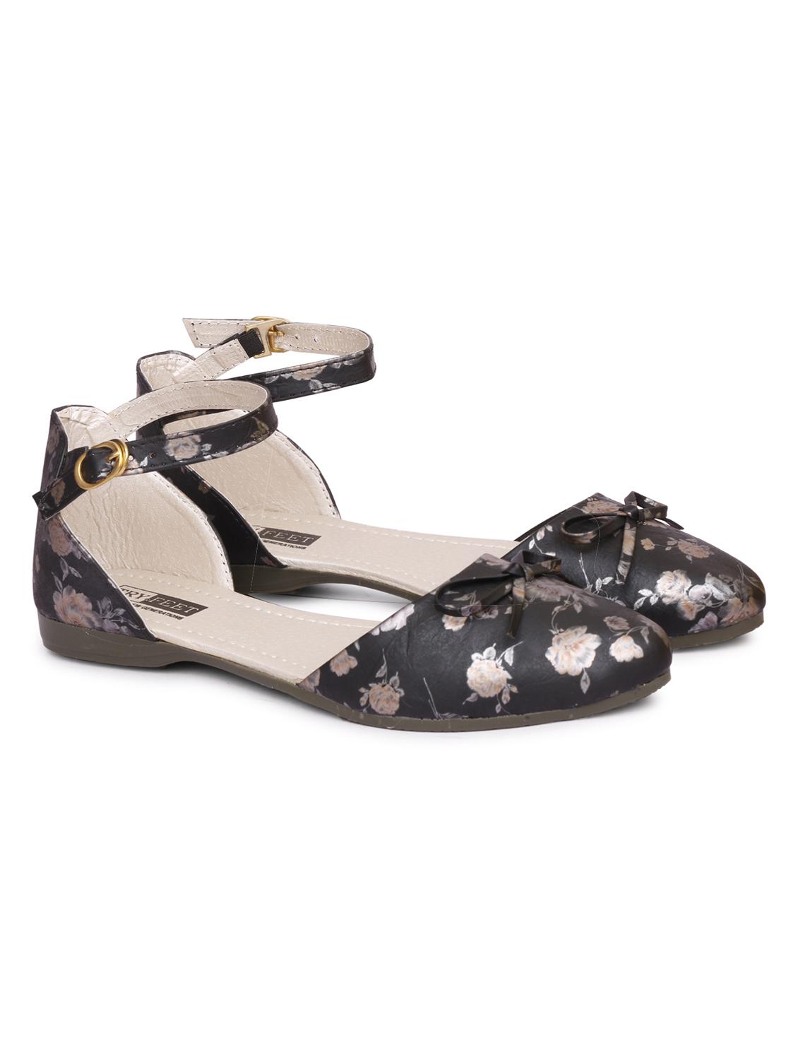 black faux leather ankle strap sandals - 18277728 - Zoom Image - 3