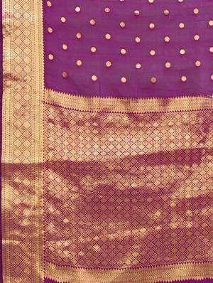 golden zari work woven saree with blouse - 18280760 - Standard Image - 6