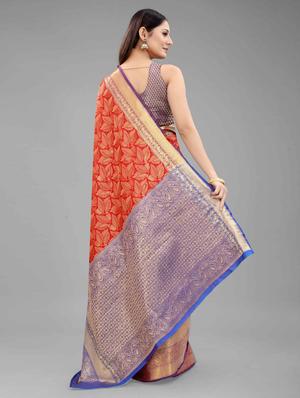 red silk banarasi saree with blouse - 18280787 - Standard Image - 4