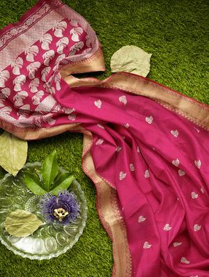 magenta linen jamdani saree with blouse - 18282308 - Standard Image - 3