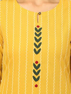 yellow cotton kurta pant set - 18289107 - Standard Image - 4