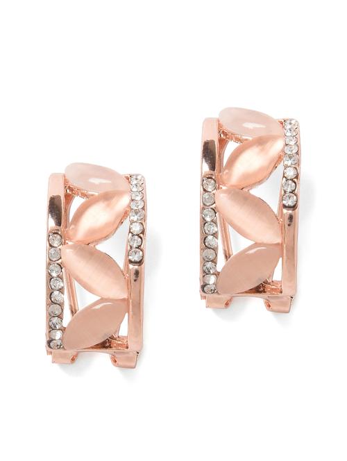 gold metal studs earring - 18291992 - Standard Image - 1