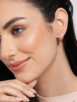 gold metal studs earring - 18291999 - Standard Image - 4