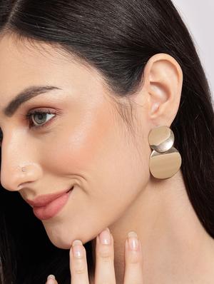 gold metal drop earring - 18292018 - Standard Image - 4