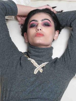 gold metal necklace - 18298102 - Standard Image - 7