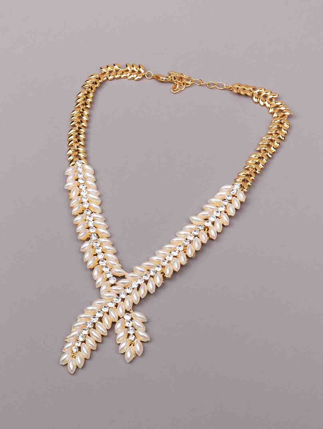 gold metal necklace - 18298102 - Zoom Image - 2