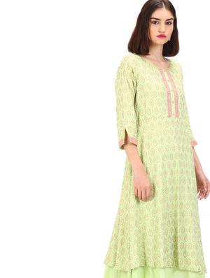 green printed flared kurta - 18301955 - Standard Image - 4