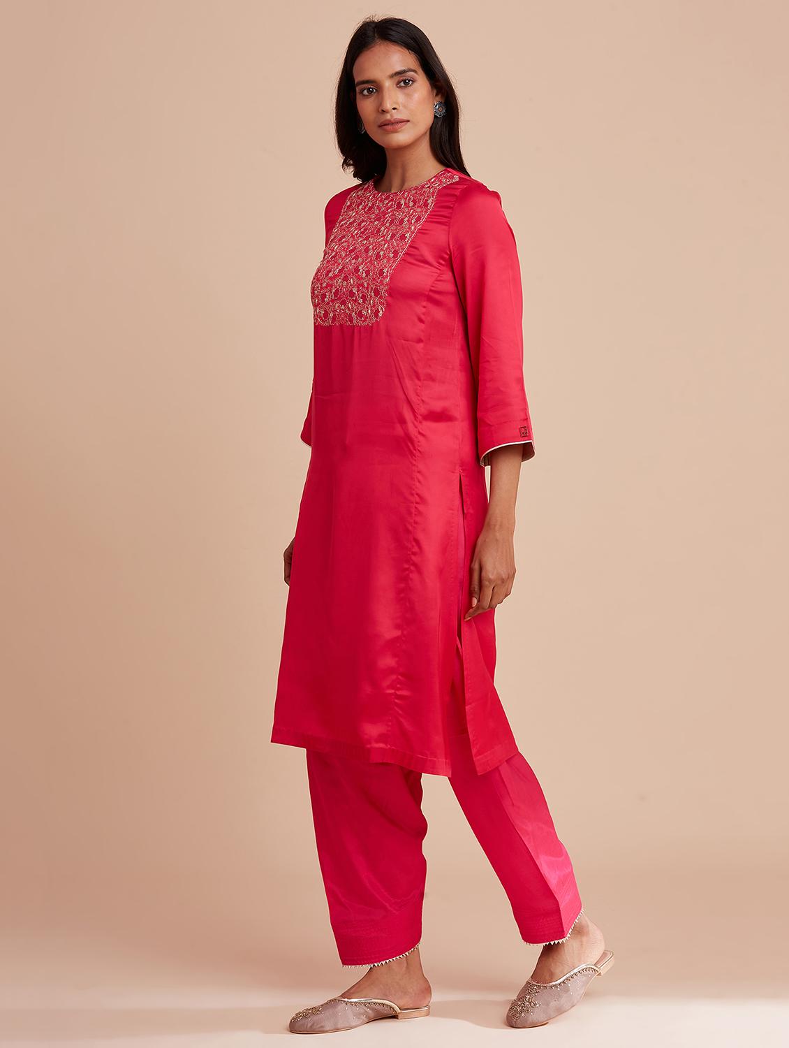 embroidered straight kurta - 18304630 - Zoom Image - 2