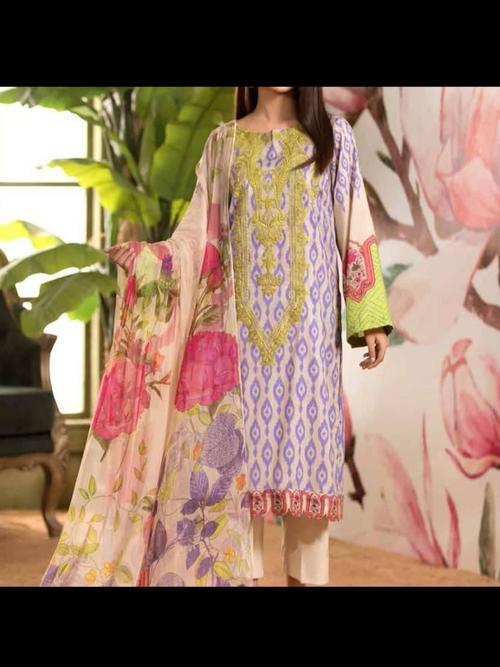 ladies suit - 18305951 - Standard Image - 1