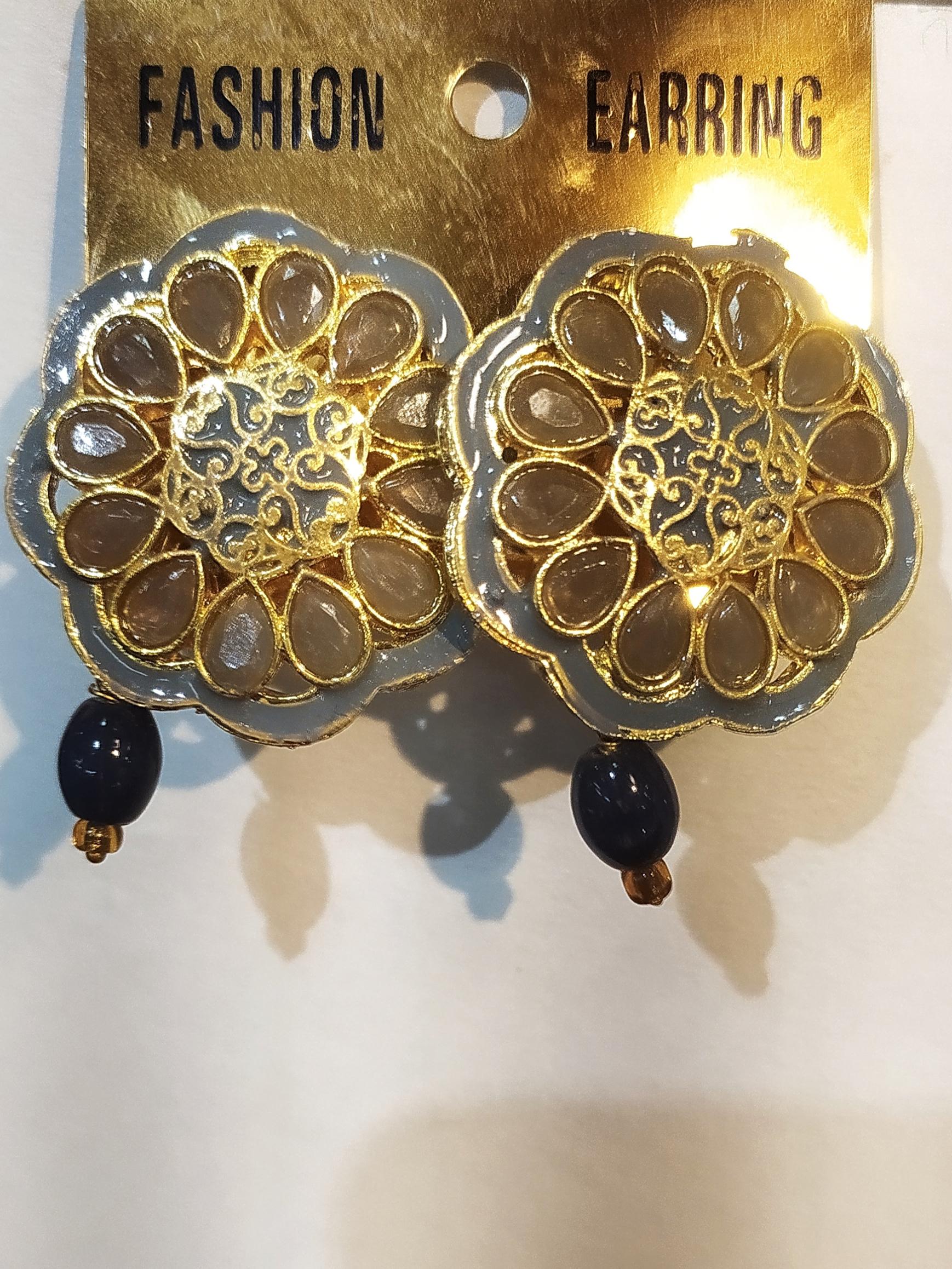 earrings for women good color - 18307638 - Zoom Image - 1