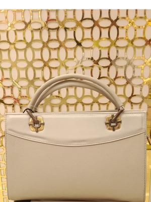 ladies hand bags pure leather - 18308807 - Standard Image - 2