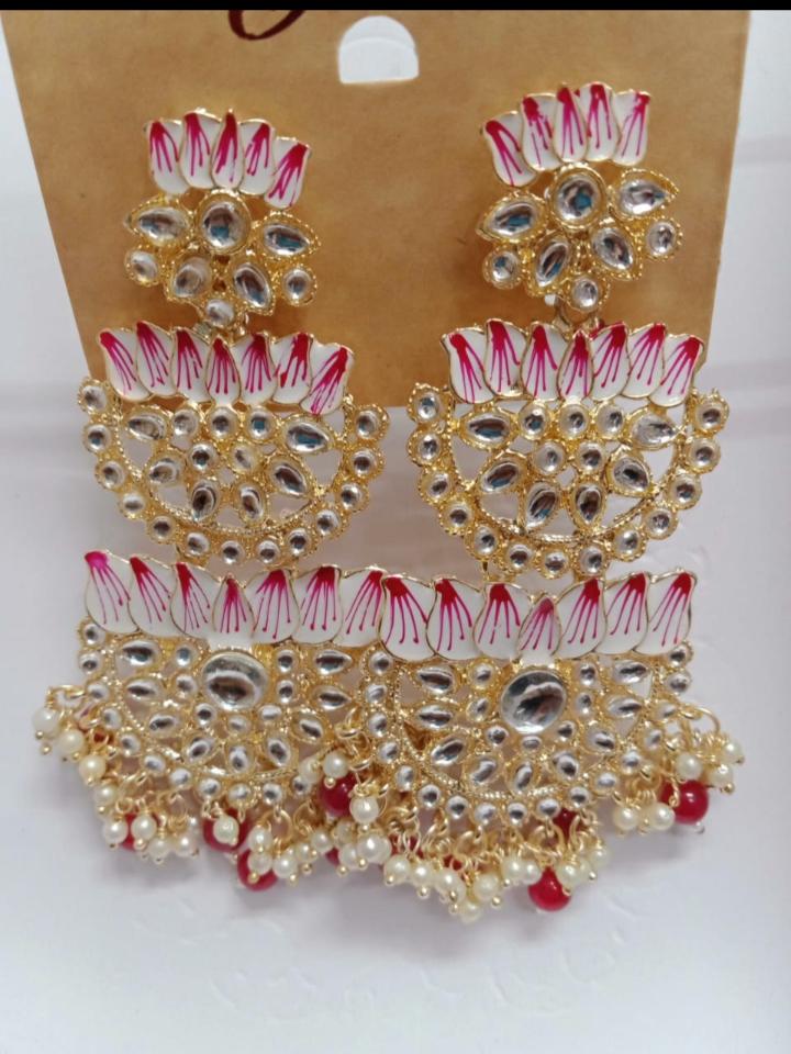 ladies earring - 18309661 - Zoom Image - 1