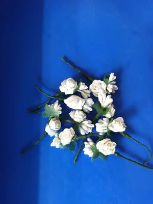 flower hair accessories - 18311039 - Standard Image - 2