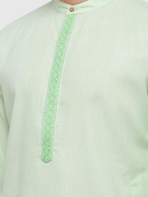 green solid medium kurta - 18315442 - Standard Image - 4