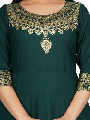 green rayon gown - 18317633 - Standard Image - 5