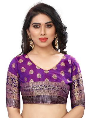 red banarasi saree with blouse - 18322177 - Standard Image - 3