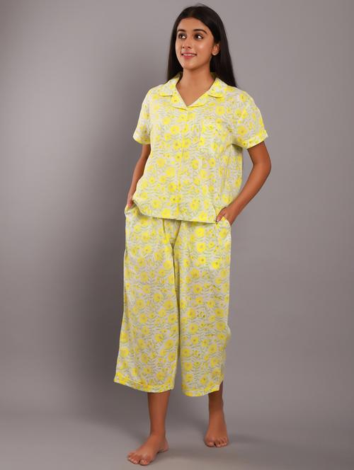 shirt collar printed nightwear capri set - 18322388 - Standard Image - 1