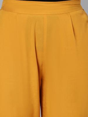 mid rise solid cropped trouser - 18324522 - Standard Image - 5