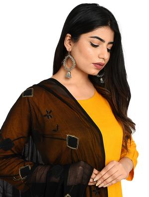black chiffon embroidered dupatta - 18324683 - Standard Image - 4