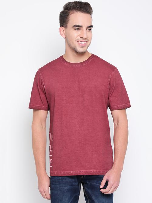 maroon solid casual t-shirt - 18330445 - Standard Image - 1