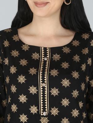 gold print kurta palazzo set - 18339146 - Standard Image - 4