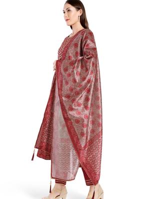 woman foil printed cotton kurti with cotton pant and digital print dupatta - 18340074 - Standard Image - 3
