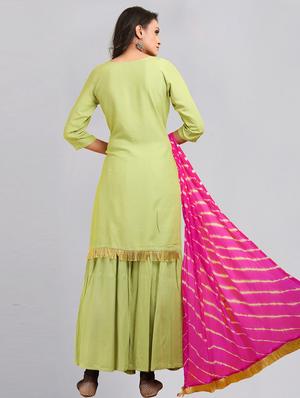 green solid straight kurta - 18346671 - Standard Image - 3