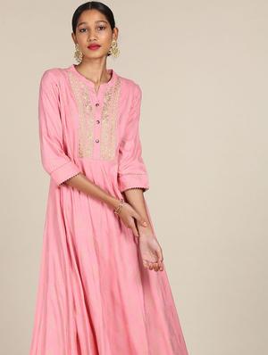 gold print yoke embroidered flared kurta - 18353099 - Standard Image - 4