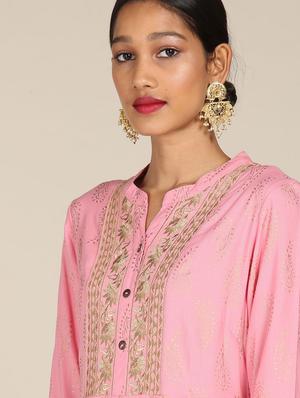 gold print yoke embroidered flared kurta - 18353099 - Standard Image - 5