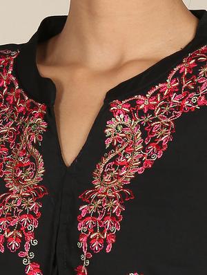 black embroidered straight kurta - 18353563 - Standard Image - 4