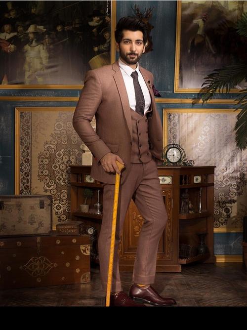 men's suit - 18359774 - Standard Image - 1