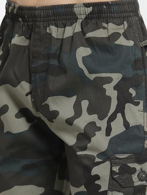 green camouflage cargos casual trouser - 18368063 - Standard Image - 5