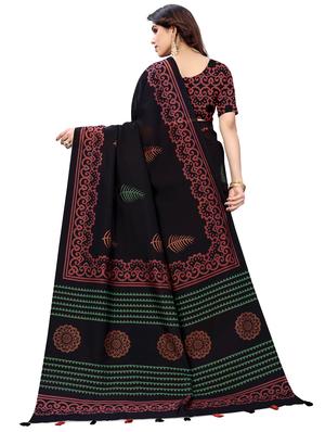 black cotton blend printed saree with blouse - 18370272 - Standard Image - 2