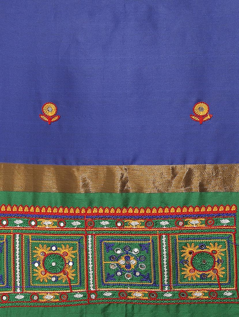 blue cotton silk embroidered saree with blouse - 18370302 - Zoom Image - 5