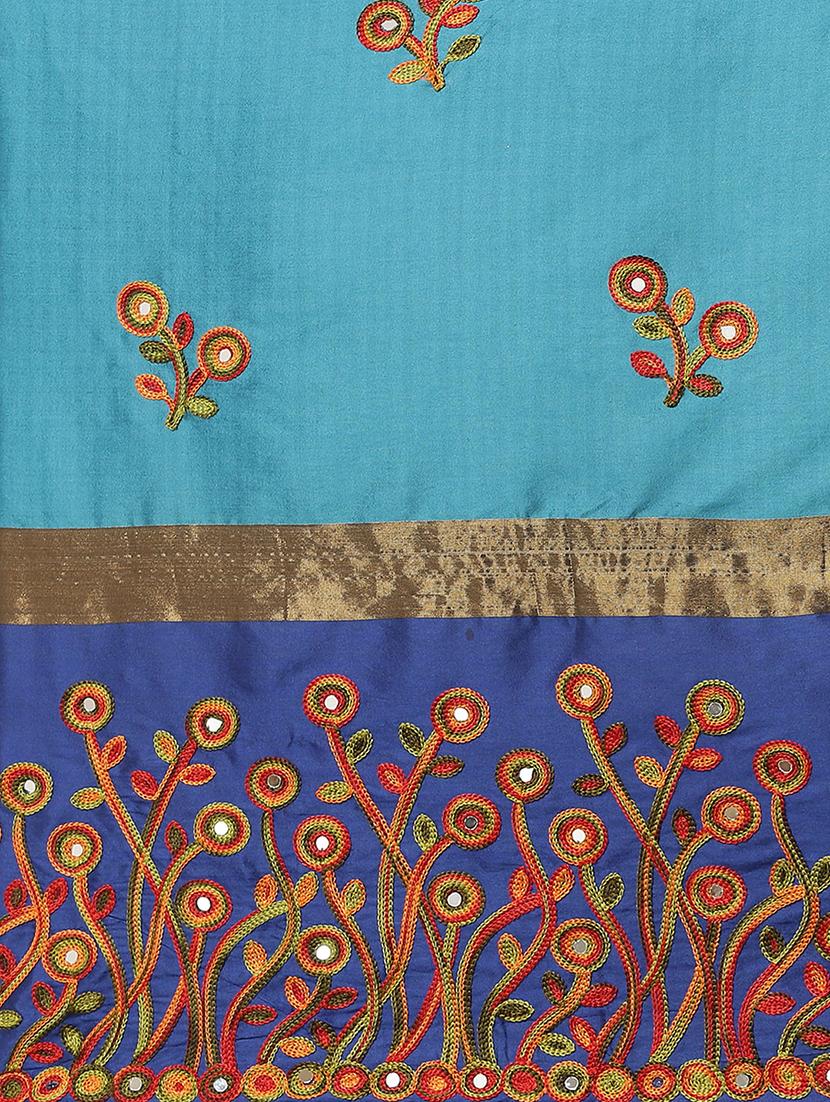 turquoise cotton silk embroidered saree with blouse - 18370339 - Zoom Image - 5
