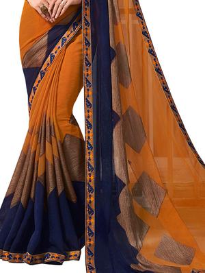 lace bordered geometric printed saree with blouse - 18371531 - Standard Image - 3