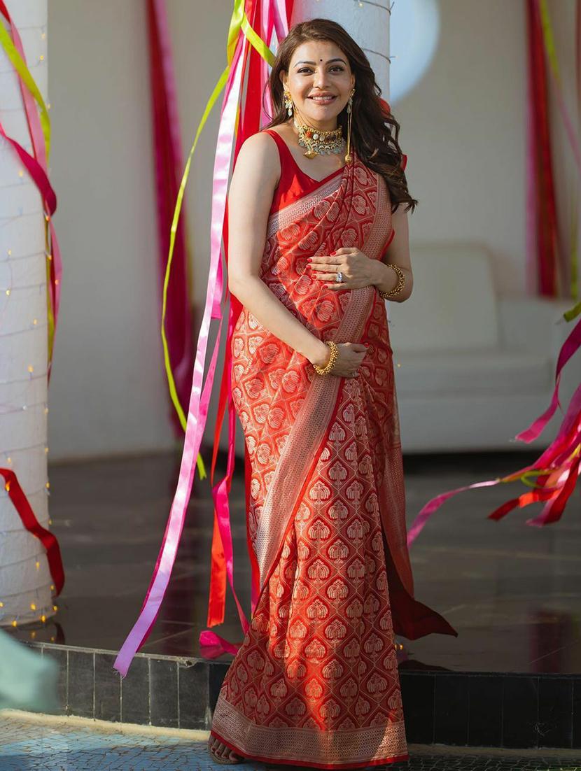 red silk banarasi saree with blouse - 18372067 - Zoom Image - 2