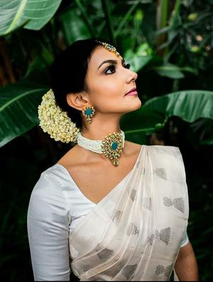 cream banarasi saree with blouse - 18372071 - Standard Image - 4