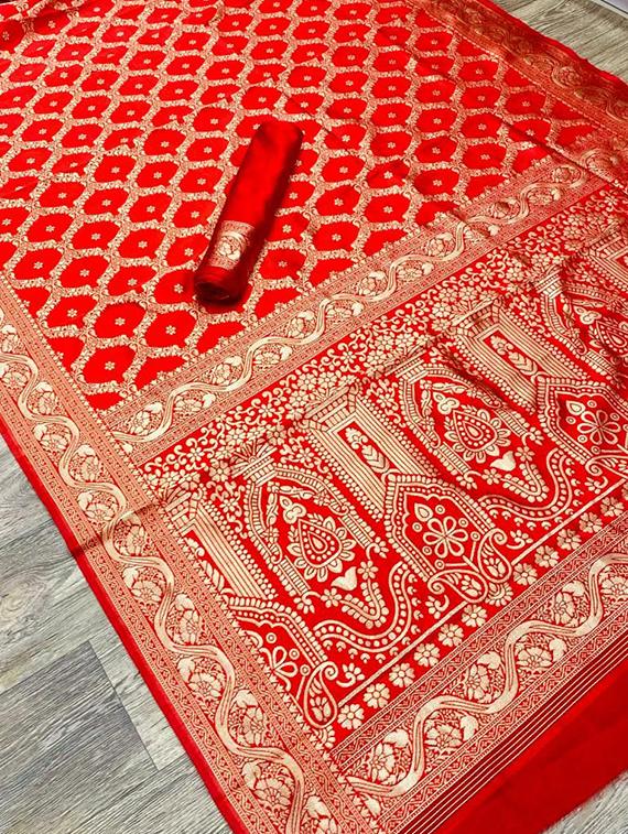red banarasi saree with blouse - 18372072 - Zoom Image - 5