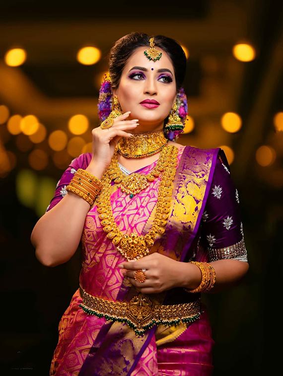 pink banarasi saree with blouse - 18372114 - Zoom Image - 2