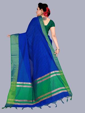 blue printed saree with blouse - 18376644 - Standard Image - 3