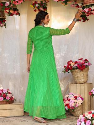 green leheriya flared kurta - 18386013 - Standard Image - 4