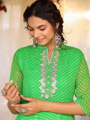 green leheriya flared kurta - 18386013 - Standard Image - 6