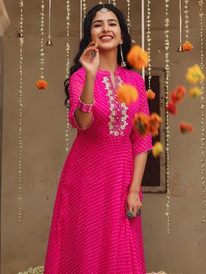 pink leheriya flared kurta - 18386015 - Standard Image - 6