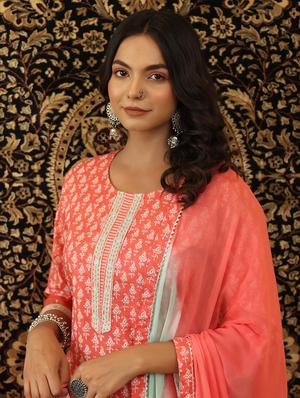 pink cotton suit set - 18386123 - Standard Image - 5