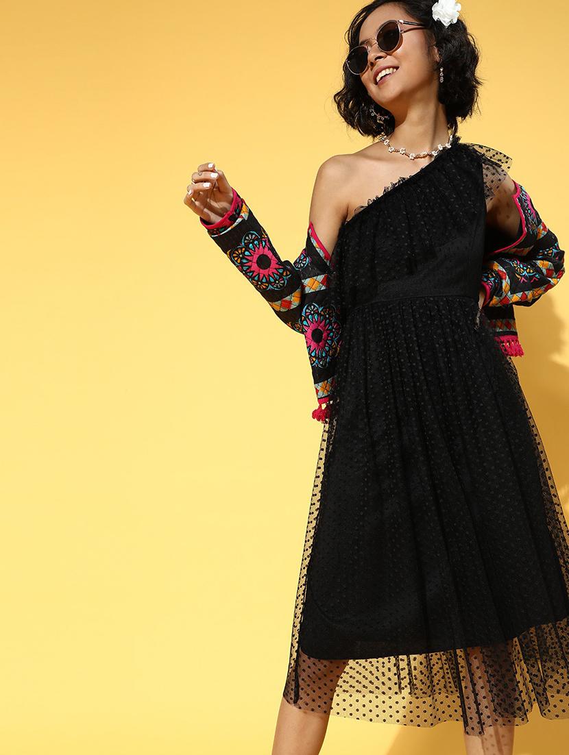 single shoulder solid fit & flare dress - 18391942 - Zoom Image - 3