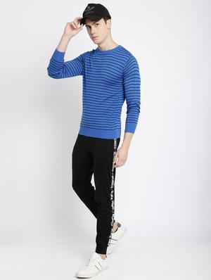 blue striped pullover - 18398672 - Standard Image - 4
