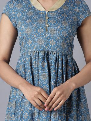 v-neck printed maxi dress - 18400630 - Standard Image - 4