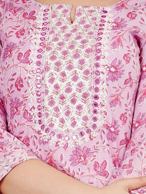 pink printed straight kurta - 18407812 - Standard Image - 5