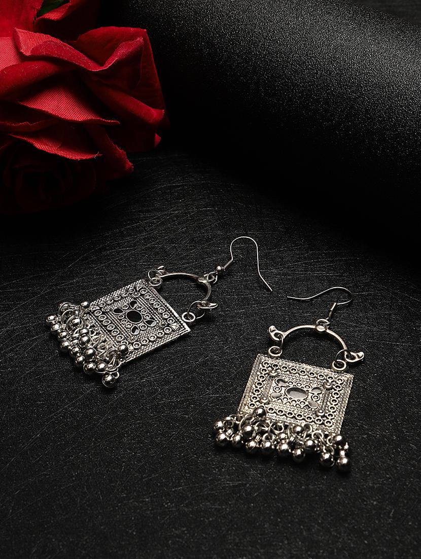 silver metal earring - 18409408 - Zoom Image - 2